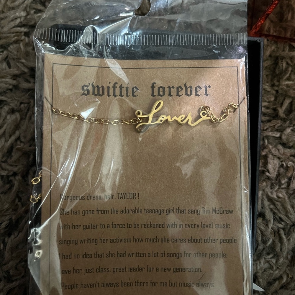 Gold 'Lover' Necklace